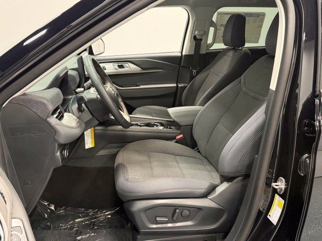 New 2026 Ford Explorer Active RWD image 10