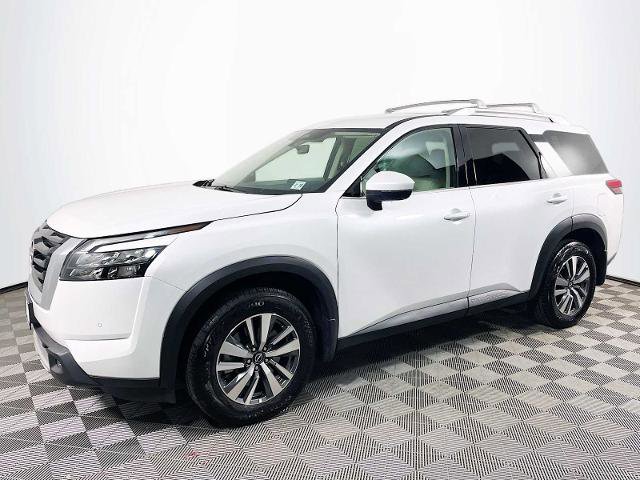 Certified 2025 Nissan Pathfinder SL AWD/4WD image 1