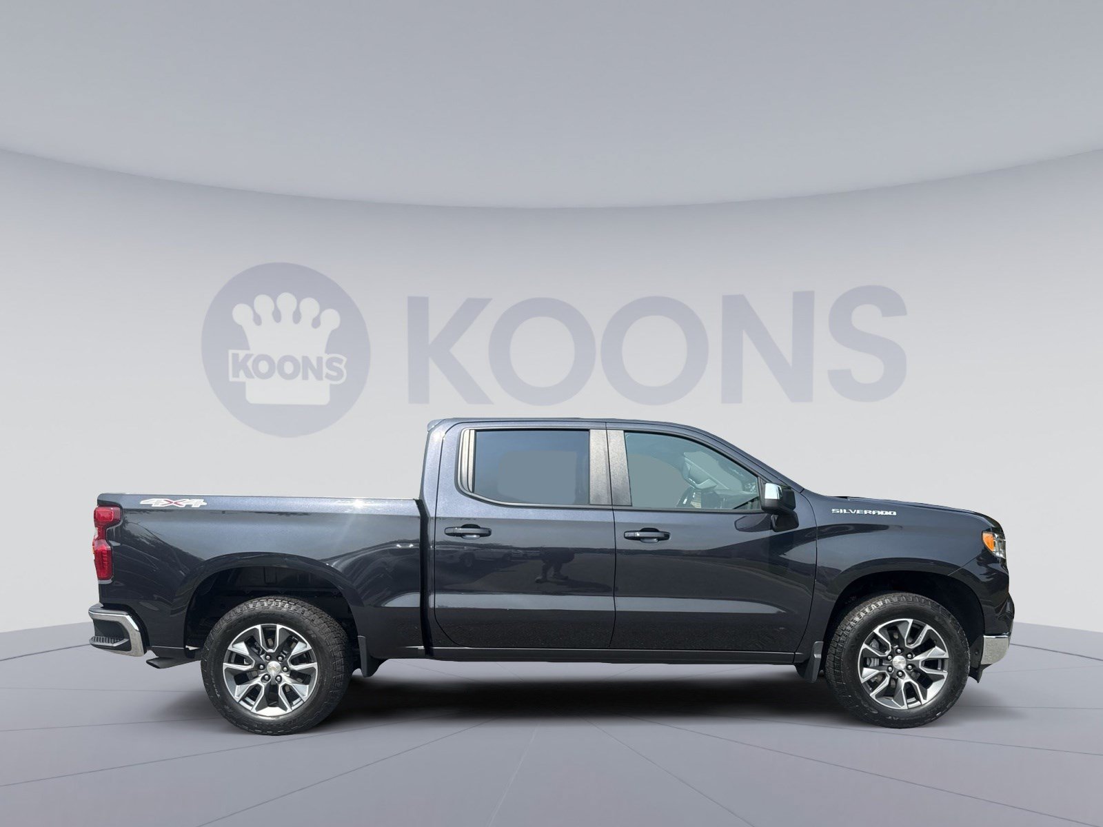 Used 2024 Chevrolet Silverado 1500 LT AWD/4WD image 8
