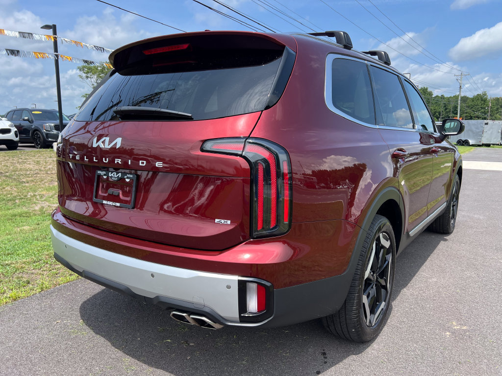 Used 2024 Kia Telluride EX w/ EX Captain's Chair Package AWD/4WD image 11