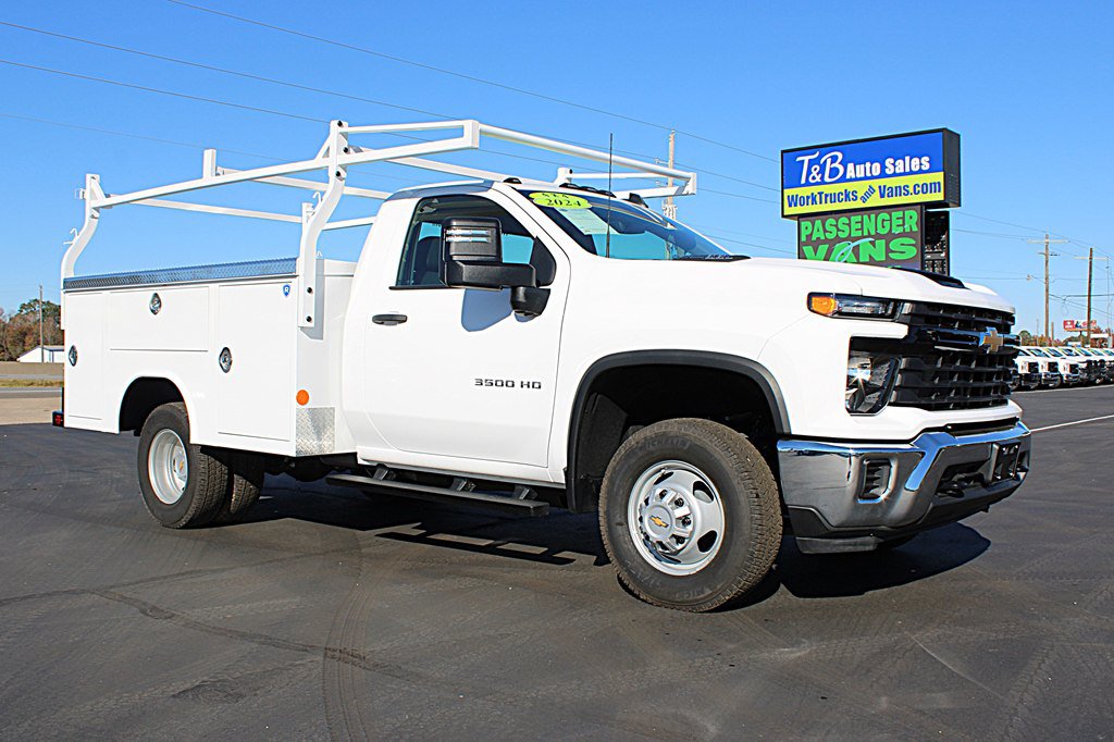 Used 2024 Chevrolet Silverado 3500 W/T w/ Snow Plow Prep Package AWD/4WD image 3