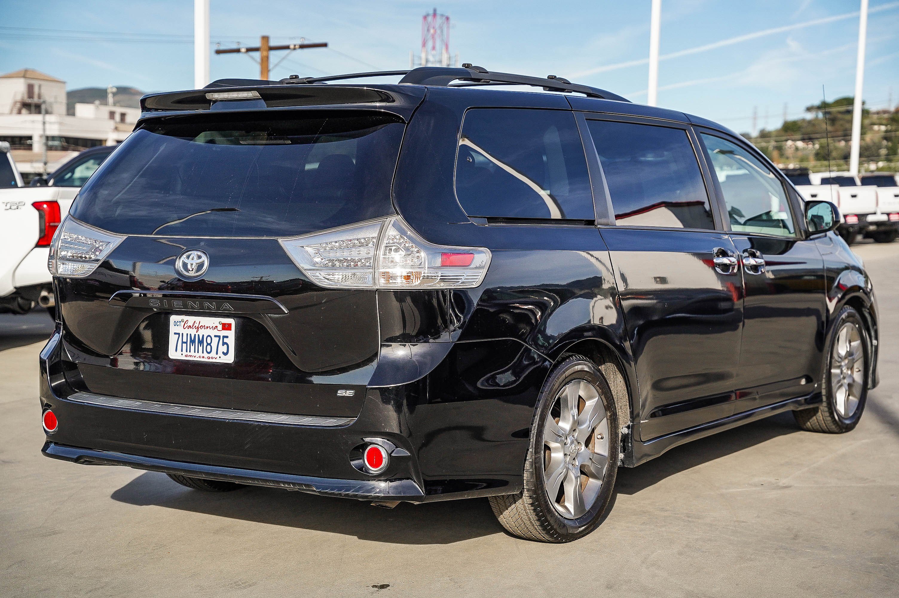 Used 2014 Toyota Sienna SE image 9