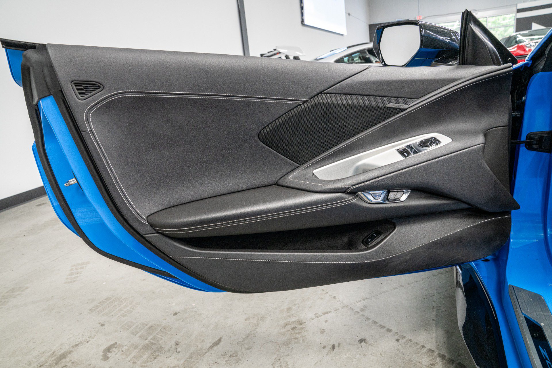 Used 2025 Chevrolet Corvette Z06 RWD image 34