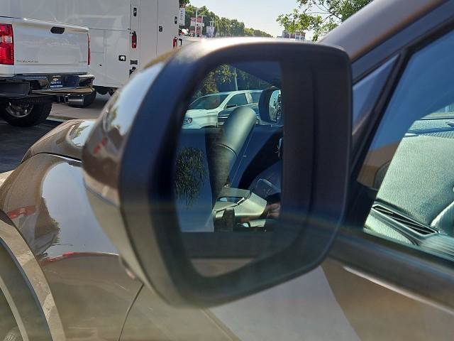 New 2027 Chevrolet Equinox LT w/ Safety and Technology Package FWD image 20