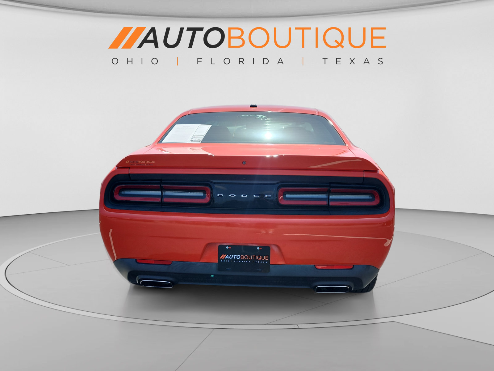 Used 2019 Dodge Challenger SXT RWD image 4