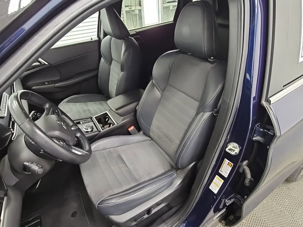 Used 2024 Mitsubishi Outlander SE image 29