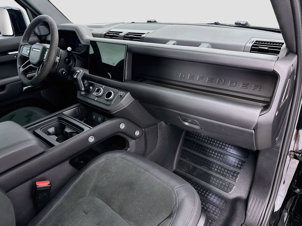 Used 2024 Land Rover Defender 90 V8 AWD/4WD image 19