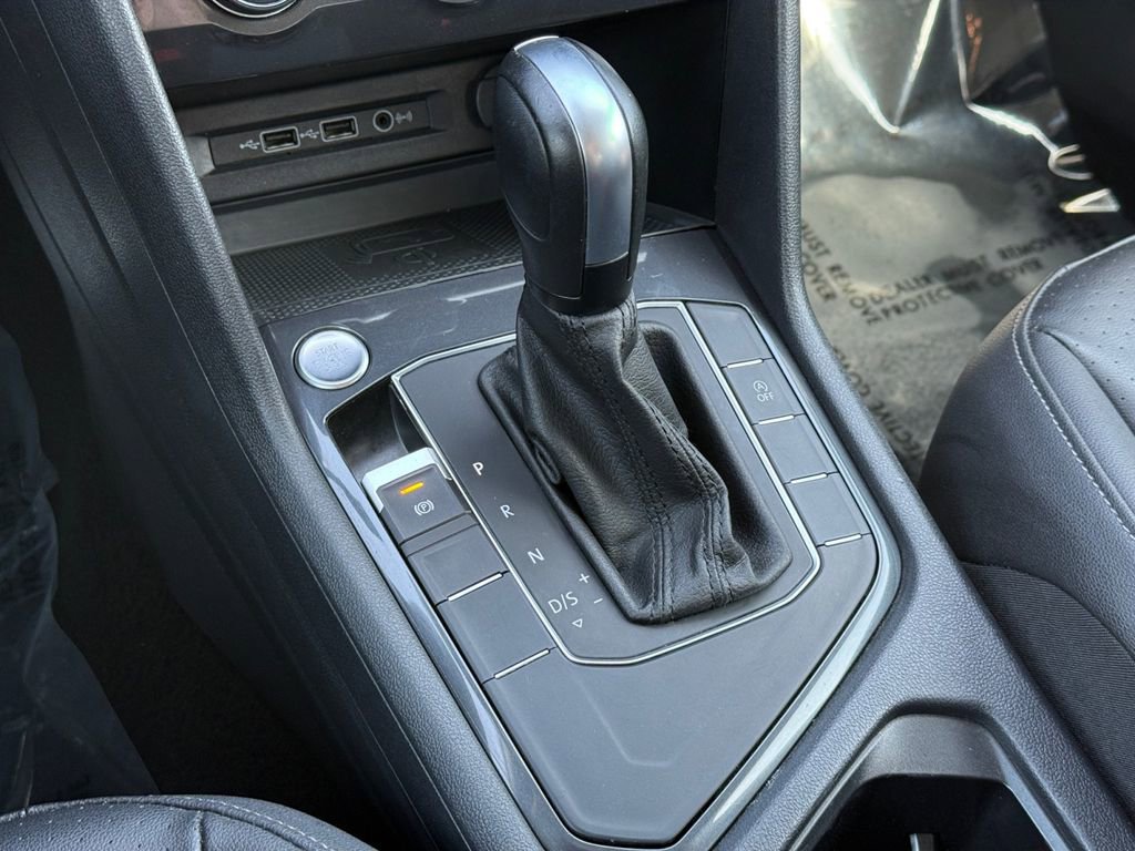 Used 2020 Volkswagen Tiguan SE image 22