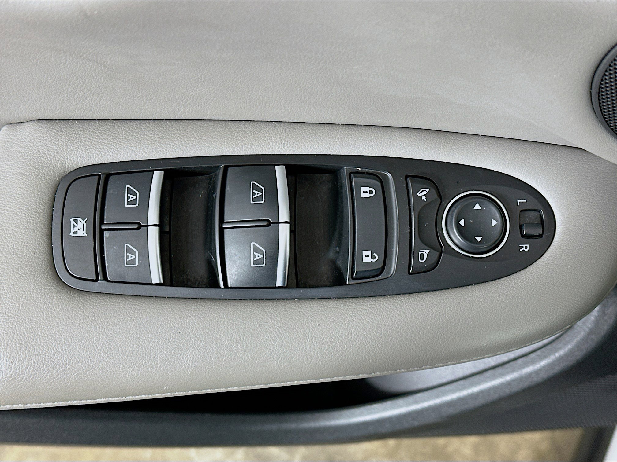 Used 2023 INFINITI QX50 Luxe image 15