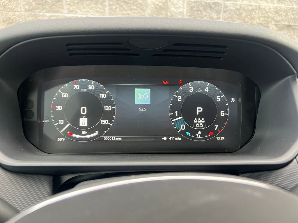 New 2025 Land Rover Discovery Dynamic SE image 21