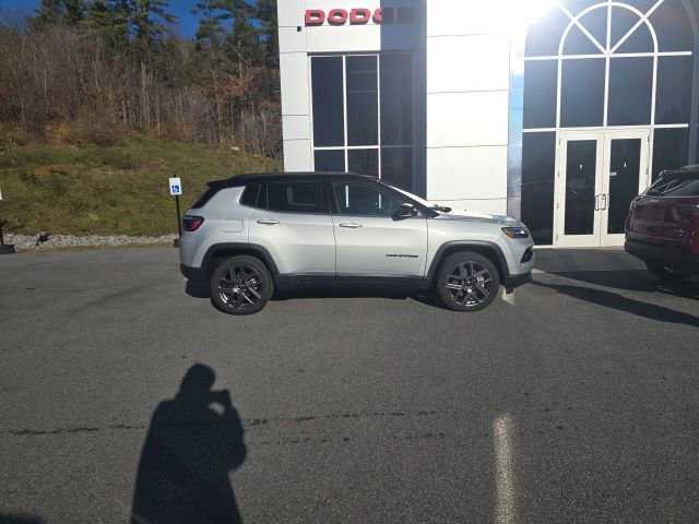 New 2026 Jeep Compass Limited image 7