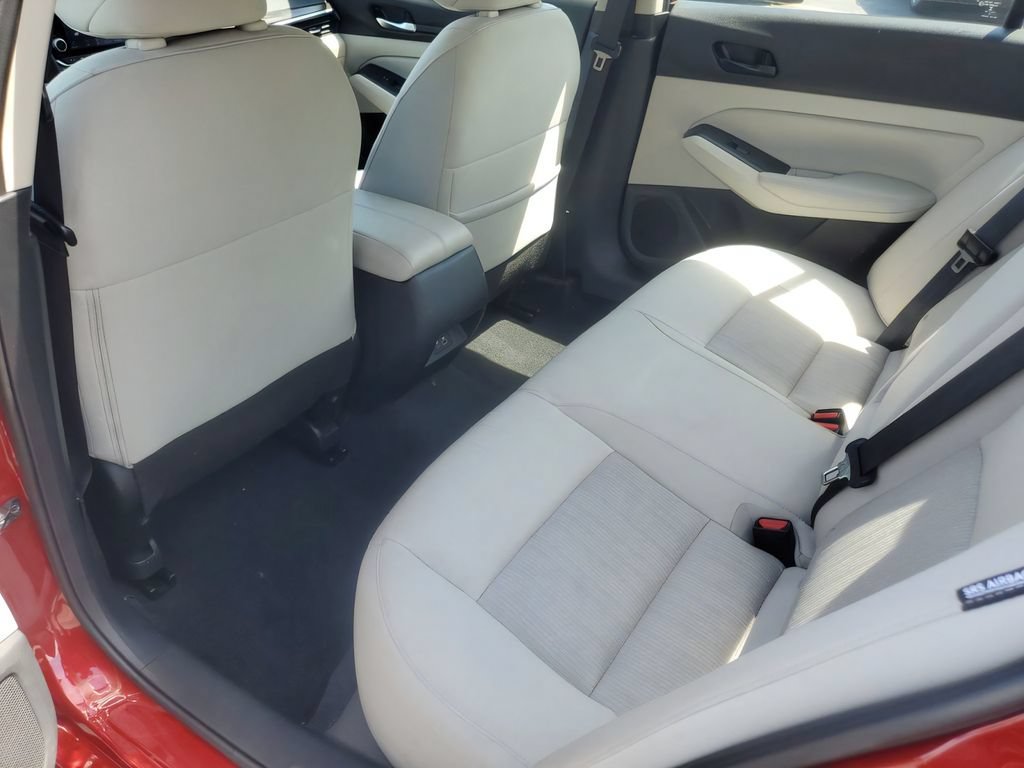 Used 2025 Nissan Altima 2.5 SV FWD image 29