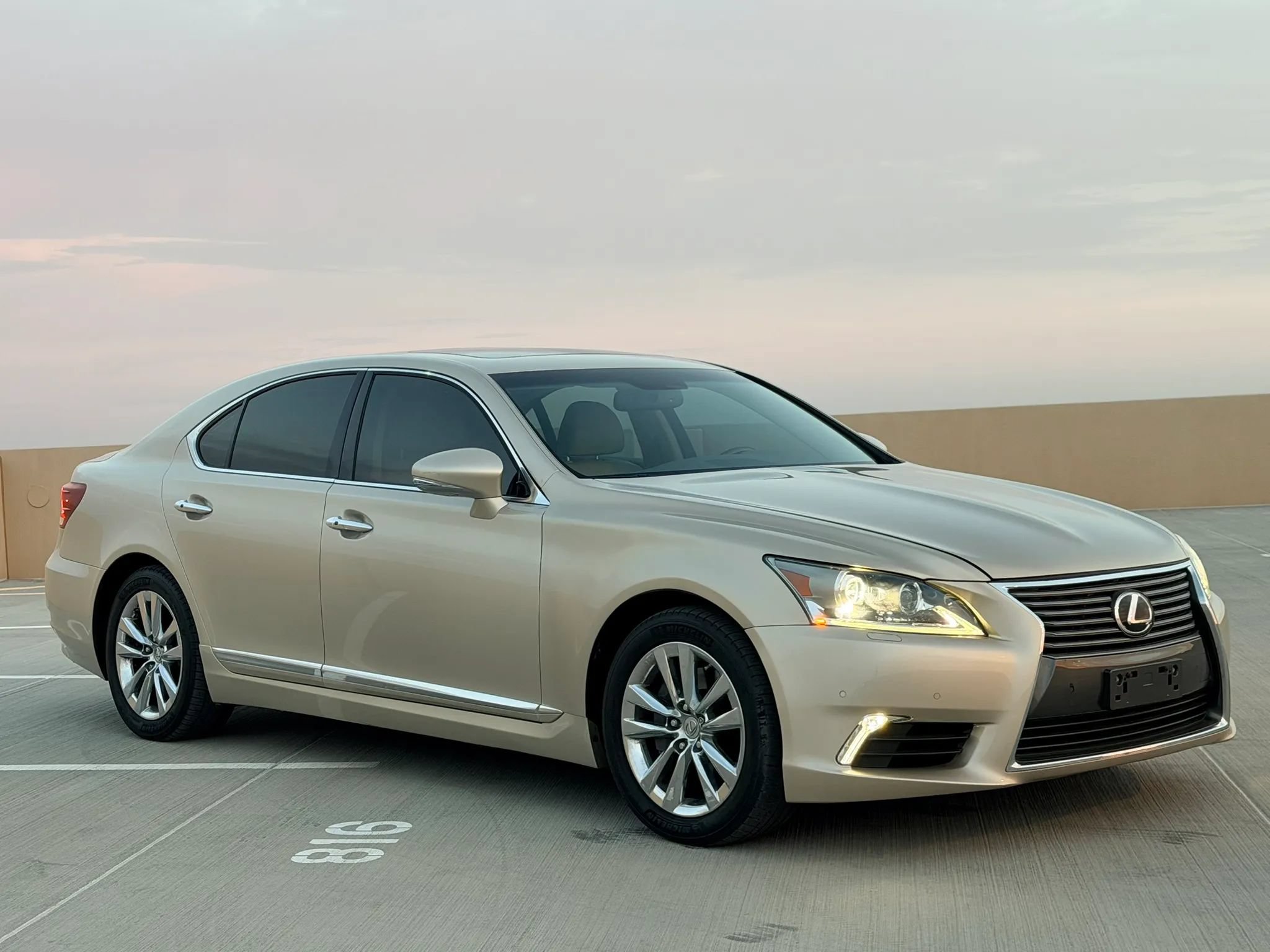 Used 2013 Lexus LS 460 w/ Comfort Pkg RWD image 2