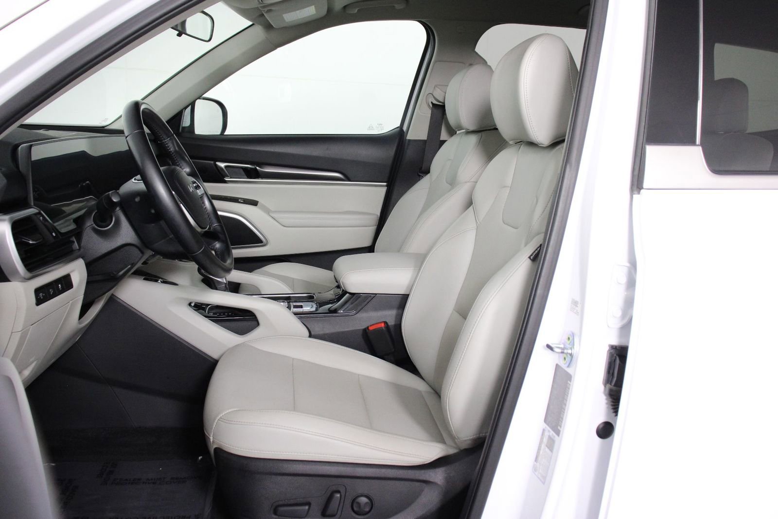 Used 2023 Kia Telluride S image 29