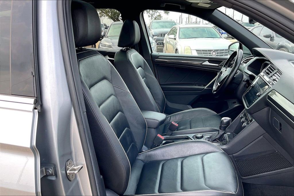 Used 2020 Volkswagen Tiguan SEL Premium R-Line AWD/4WD image 30