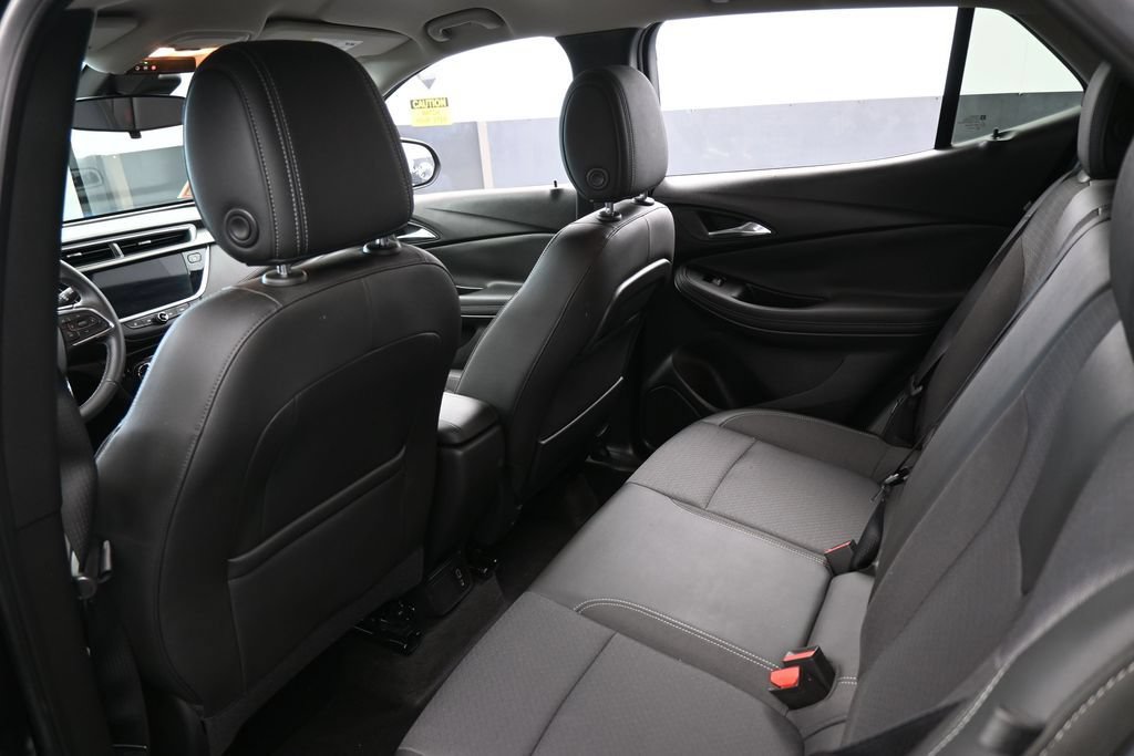 Used 2023 Buick Encore GX Preferred w/ Cold Weather Comfort Package FWD image 33