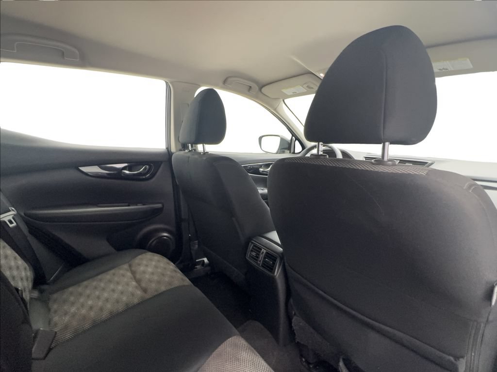 Used 2020 Nissan Rogue Sport SV FWD image 25