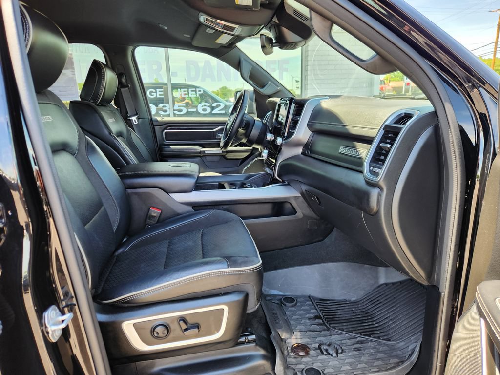 Used 2023 RAM 1500 Laramie AWD/4WD image 10