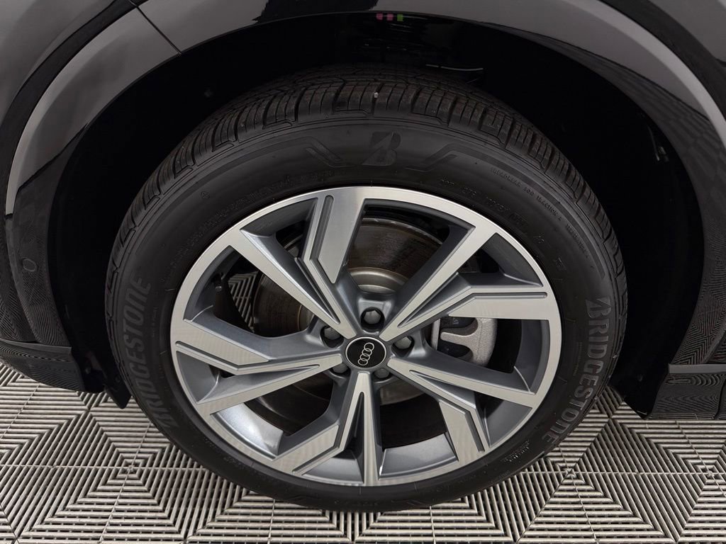 Used 2024 Audi Q4 e-tron Premium Plus w/ Premium Plus image 14