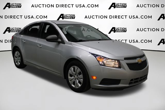 Used 2014 Chevrolet Cruze LS FWD image 2
