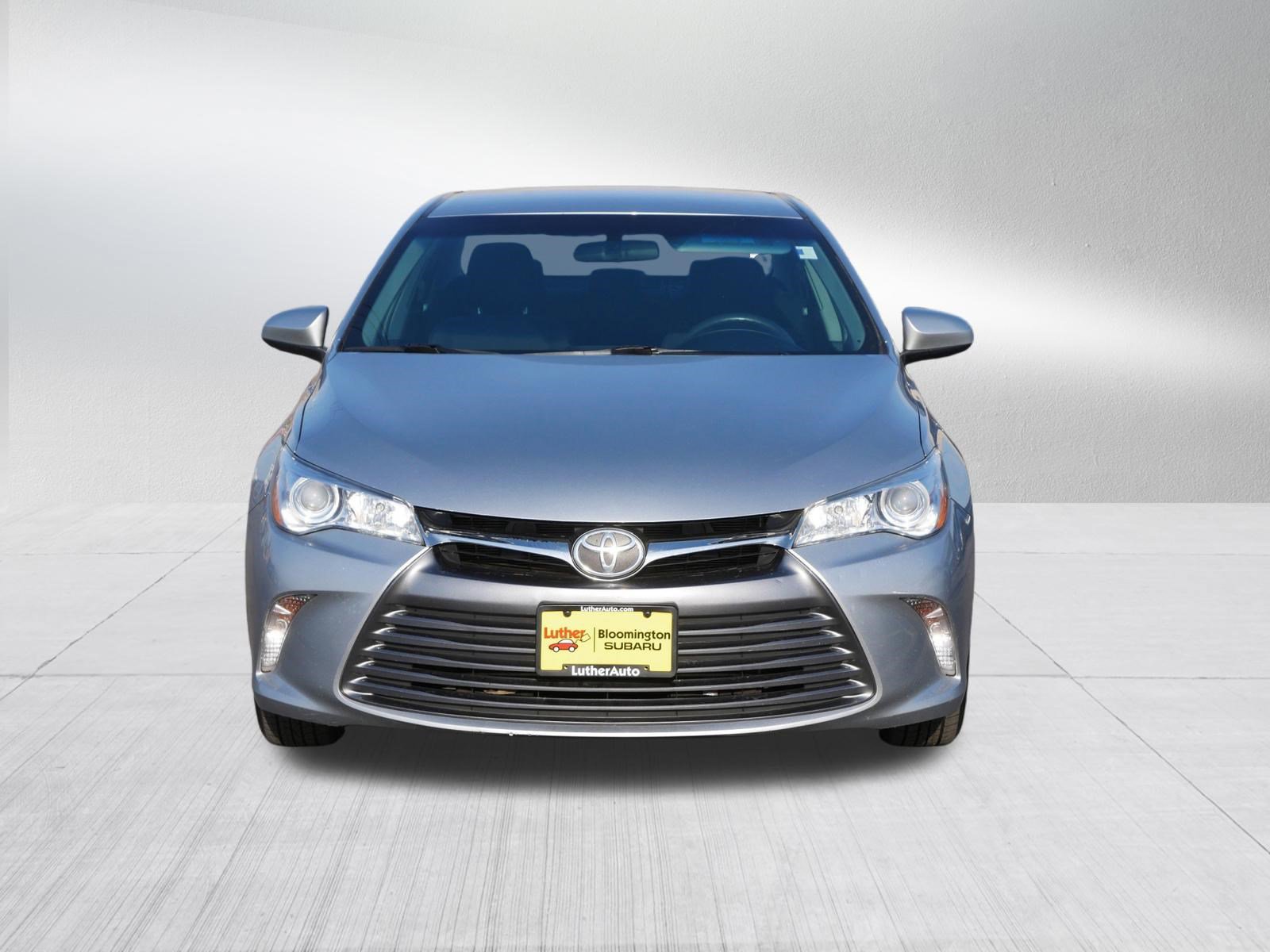 Used 2015 Toyota Camry LE video 2