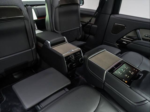 New 2026 Land Rover Range Rover SV AWD/4WD image 18