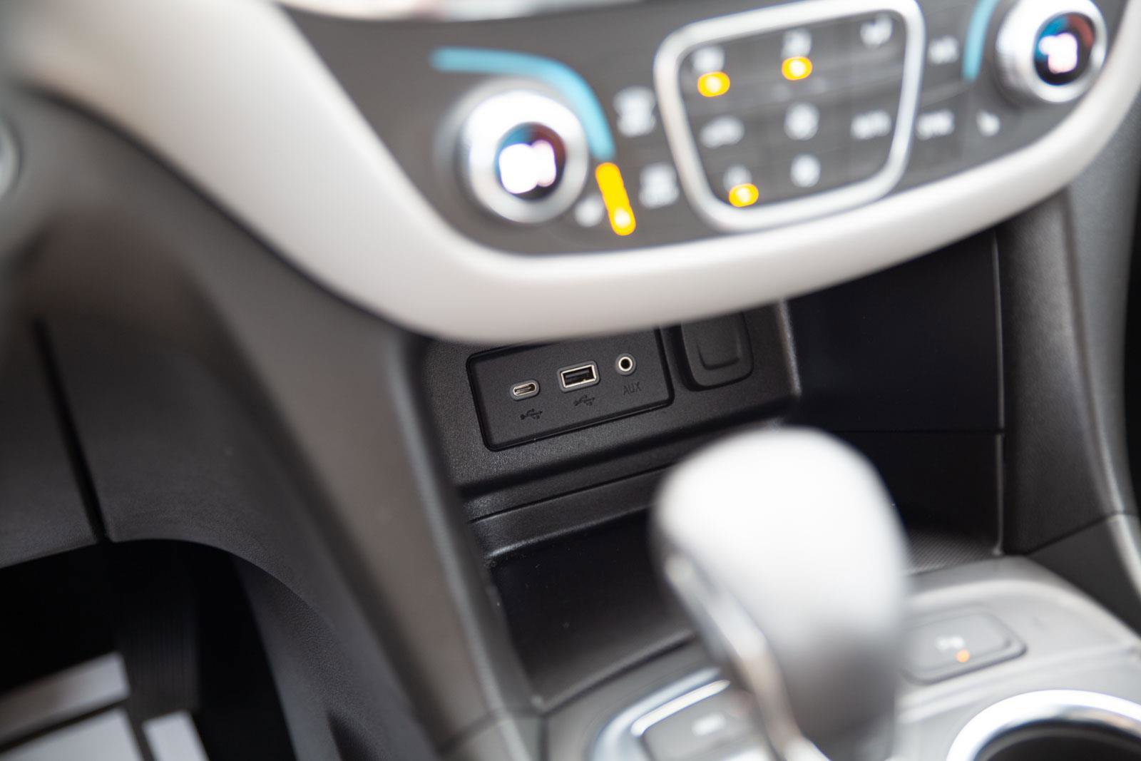 Certified 2023 Chevrolet Equinox LT w/ Driver Convenience Package image 17