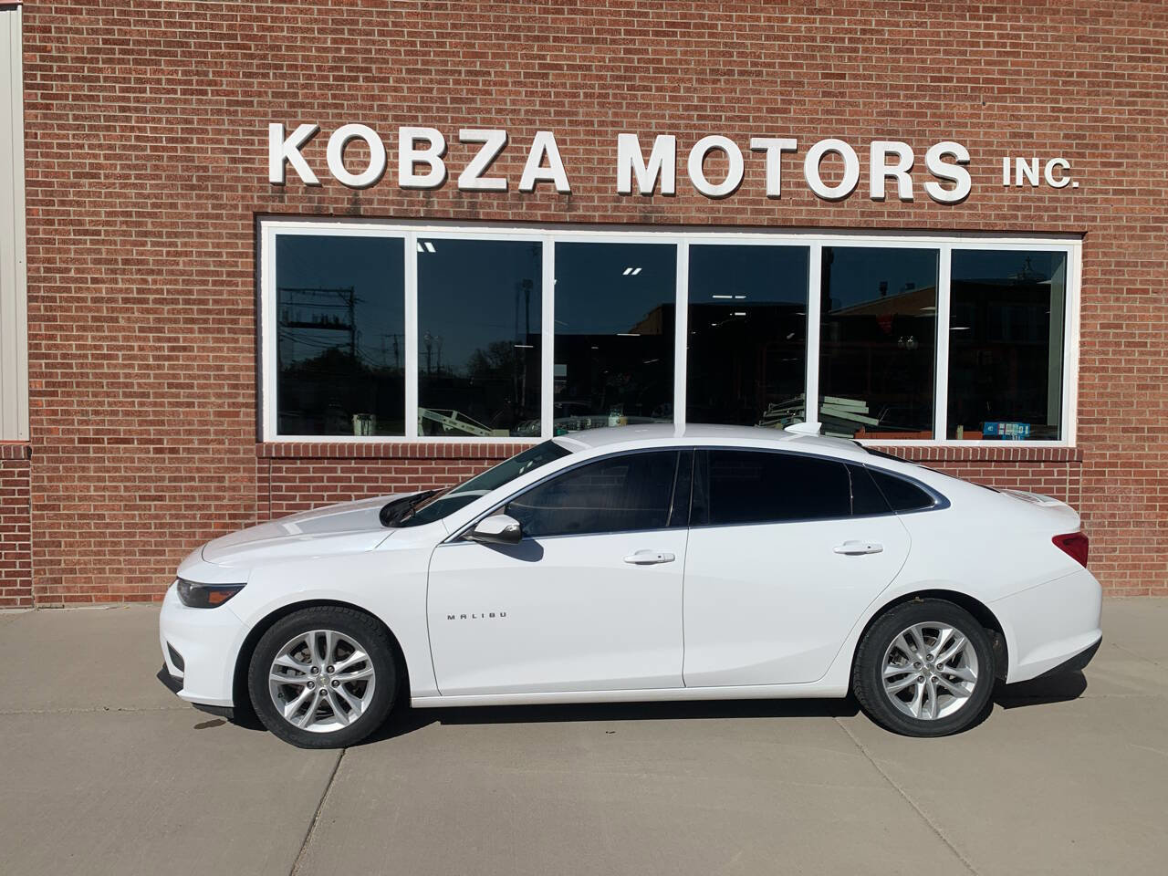 Used 2018 Chevrolet Malibu LT image 1