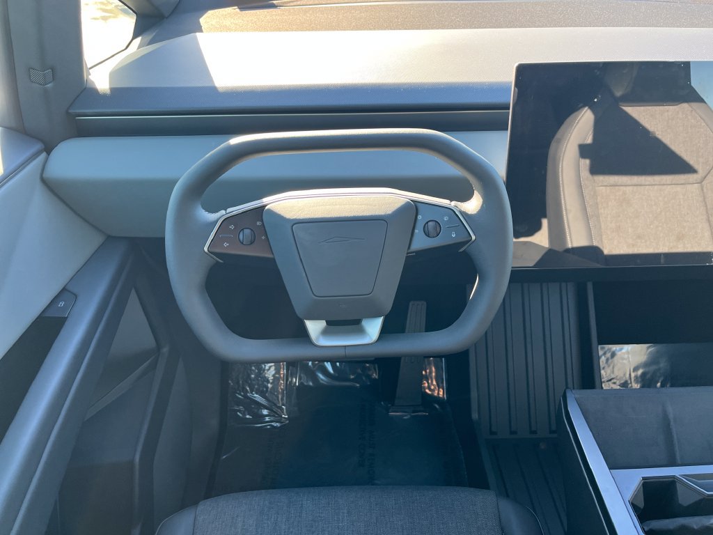 Used 2026 Tesla Cybertruck AWD Crew Cab image 14