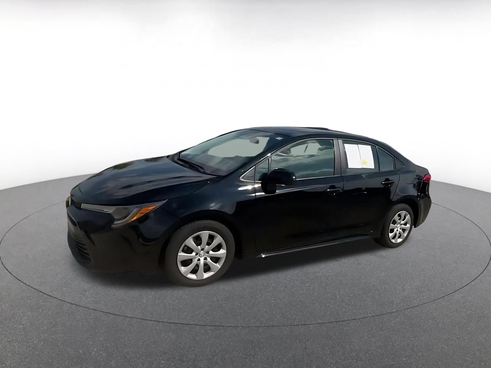 Used 2025 Toyota Corolla LE FWD image 7