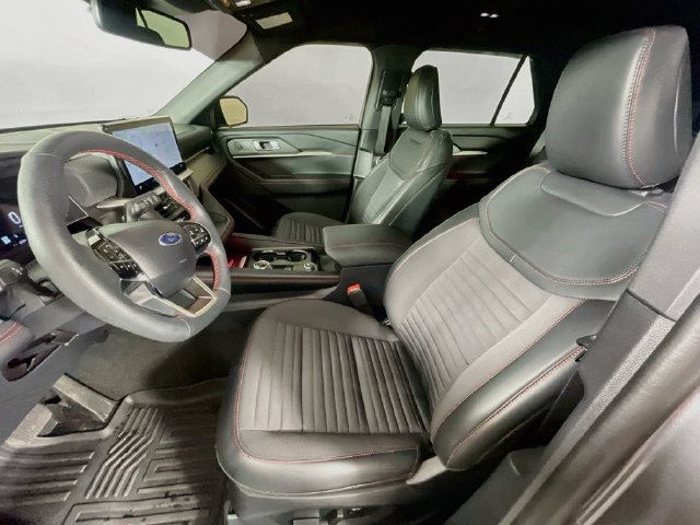 Used 2025 Ford Explorer ST-Line w/ Premium Package RWD image 22