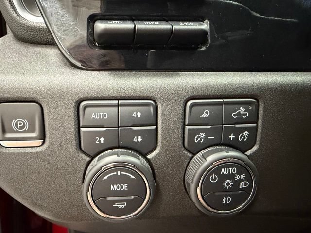Certified 2023 Chevrolet Silverado 1500 High Country w/ Technology Package AWD/4WD image 15