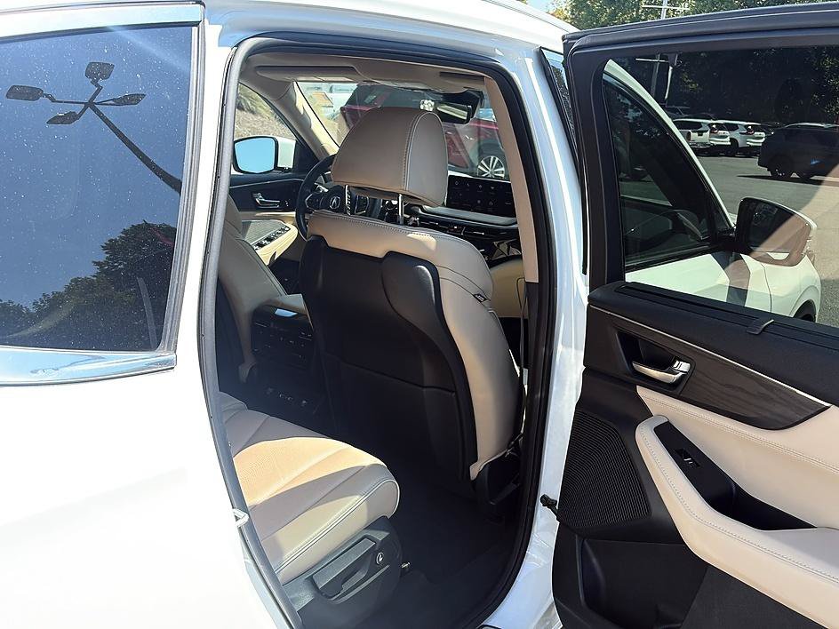 Used 2022 Acura MDX w/ Advance Package AWD/4WD image 28