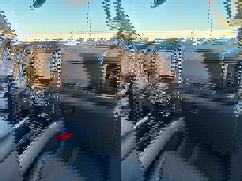 Used 2024 Ford F250 Lariat w/ Black Appearance Package image 17