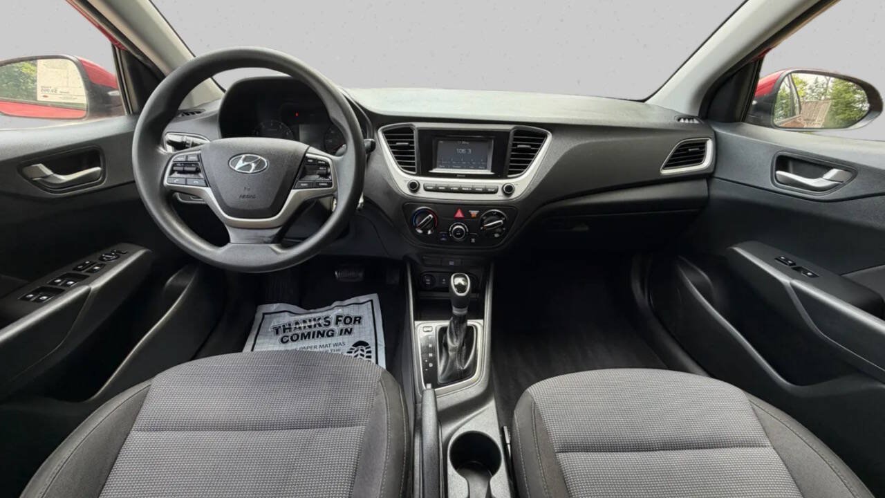 Used 2021 Hyundai Accent SE w/ Cargo Package FWD image 10