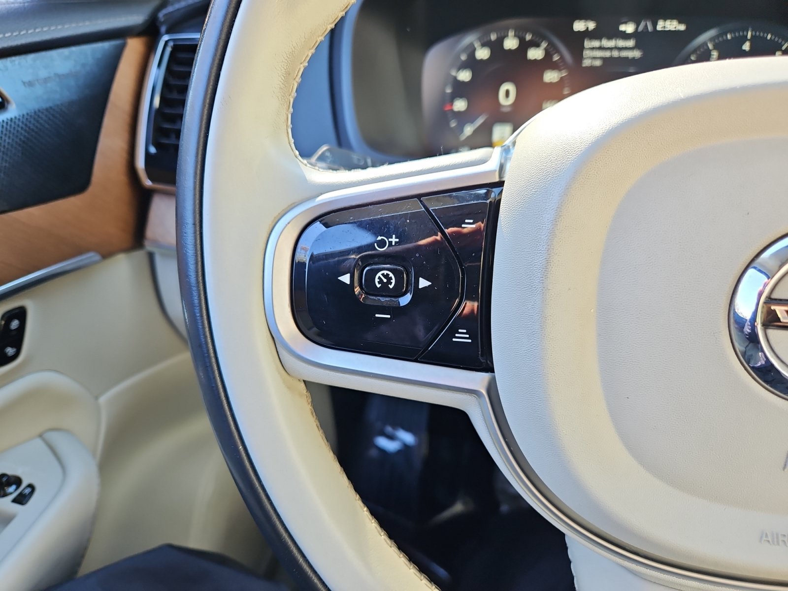 Used 2019 Volvo XC90 T6 Inscription AWD/4WD image 28