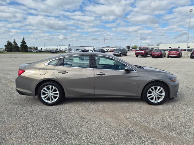 Used 2017 Chevrolet Malibu LT FWD image 4