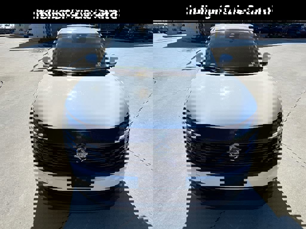 Used 2025 Nissan Kicks SV image 4