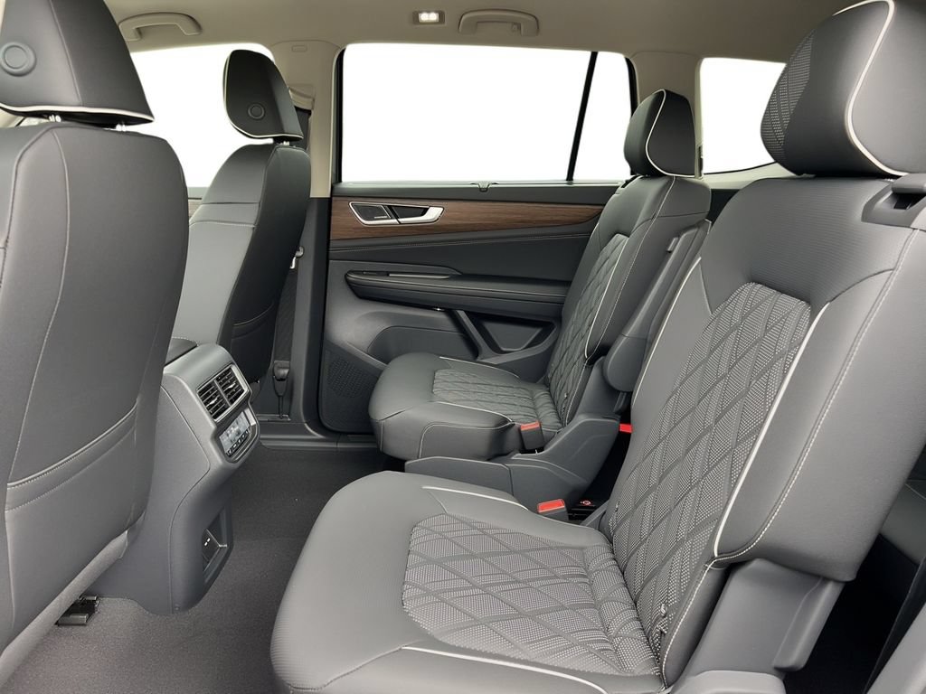 New 2026 Volkswagen Atlas SEL Premium R-Line AWD/4WD image 7
