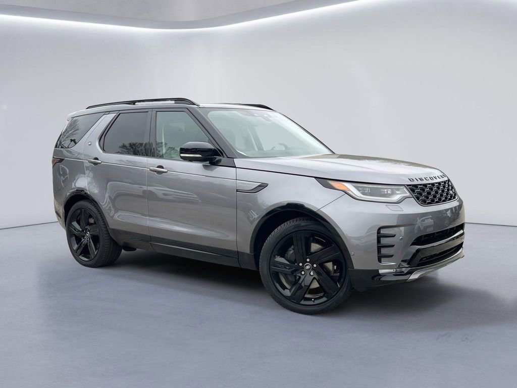 New 2025 Land Rover Discovery Dynamic SE