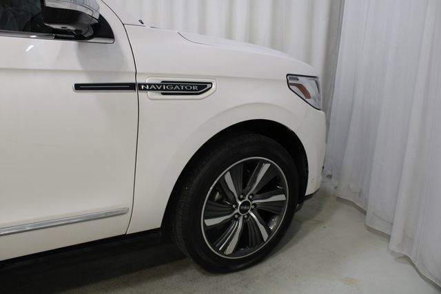 Used 2019 Lincoln Navigator Black Label w/ Cargo Package AWD/4WD image 28