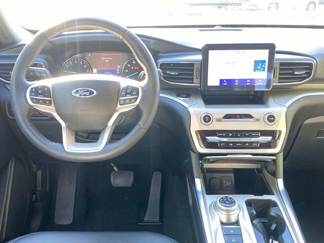 Used 2023 Ford Explorer XLT w/ Equipment Group 202A image 8