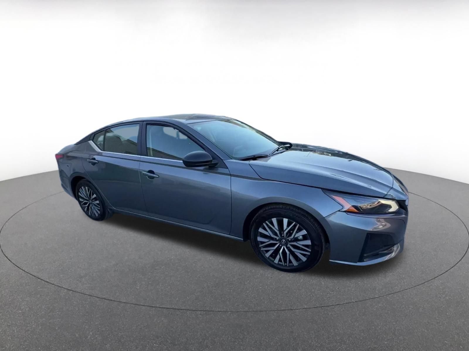 Used 2026 Nissan Altima 2.5 SV FWD image 2