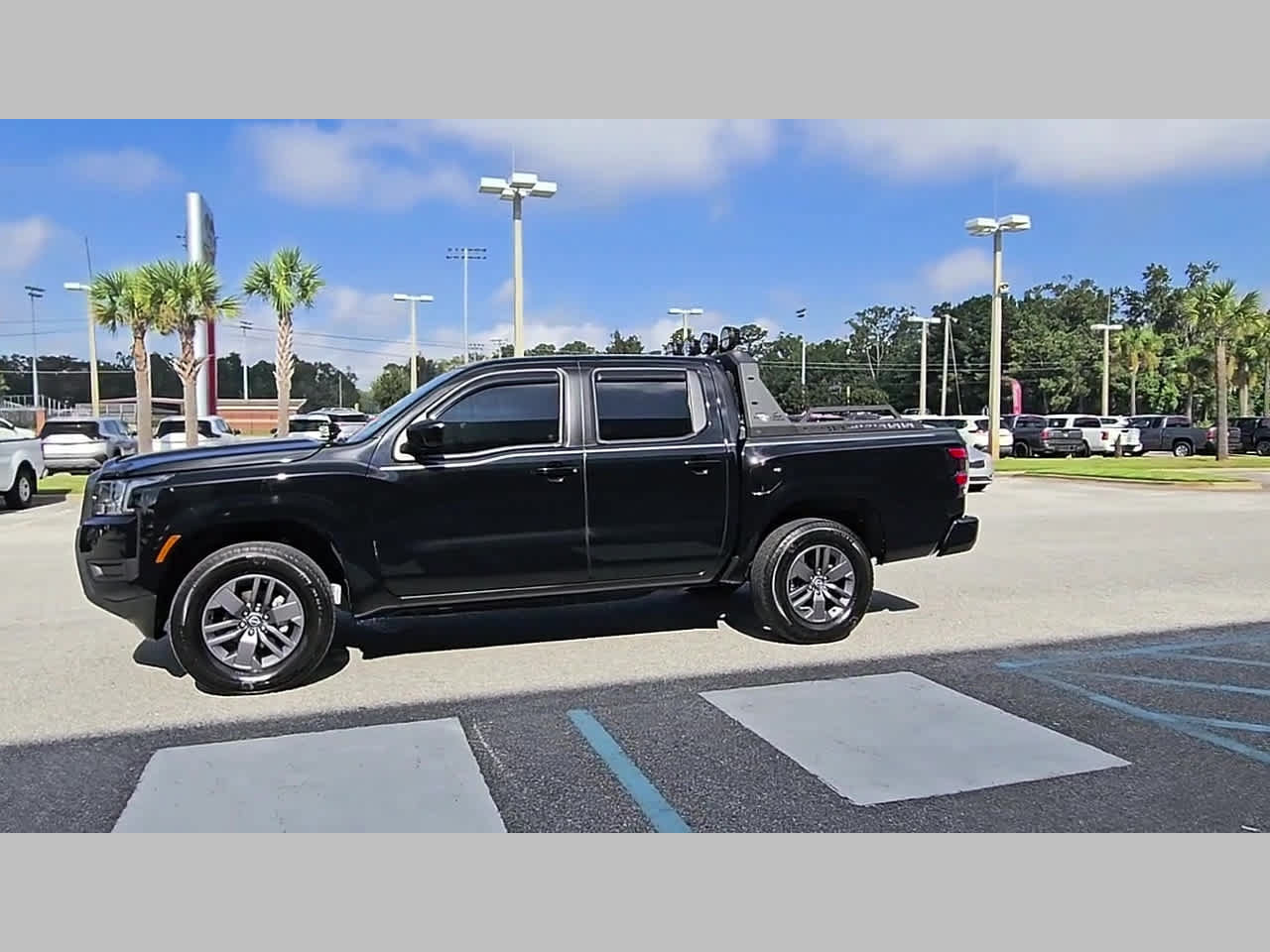 Used 2025 Nissan Frontier SV AWD/4WD image 26