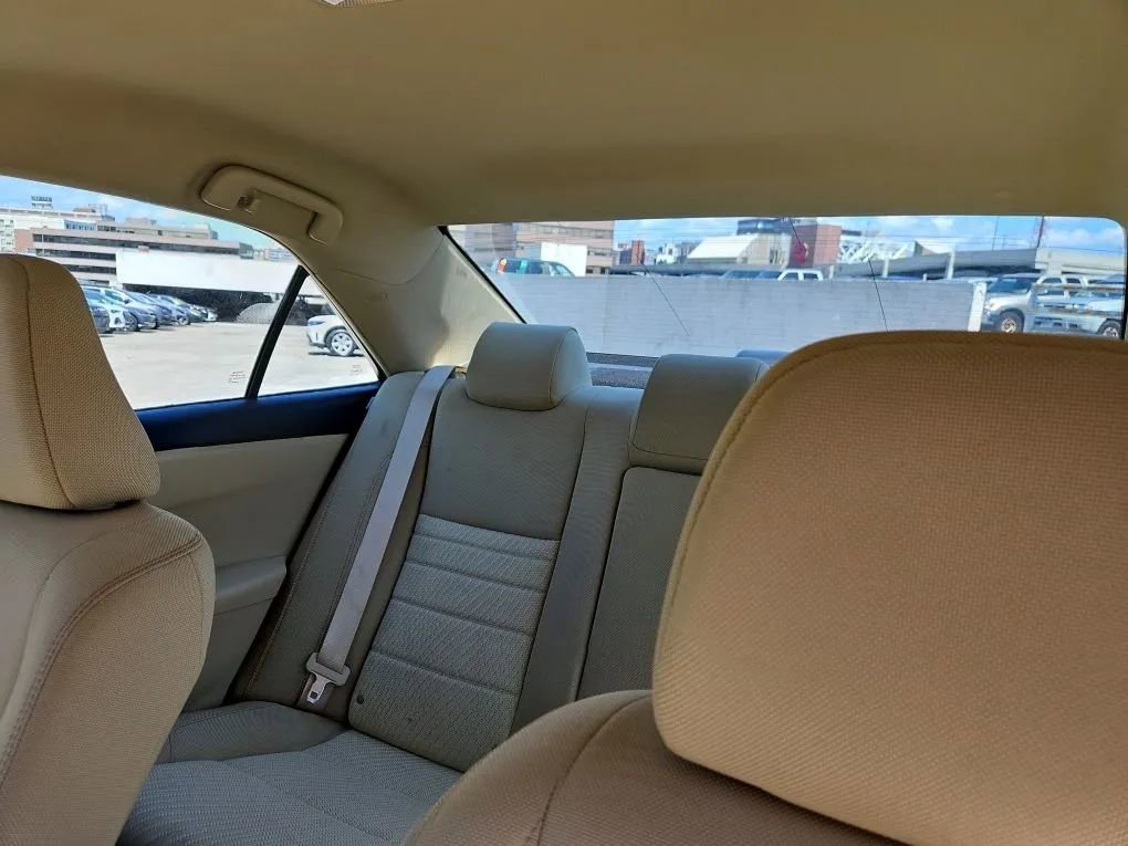 Used 2017 Toyota Camry LE image 22