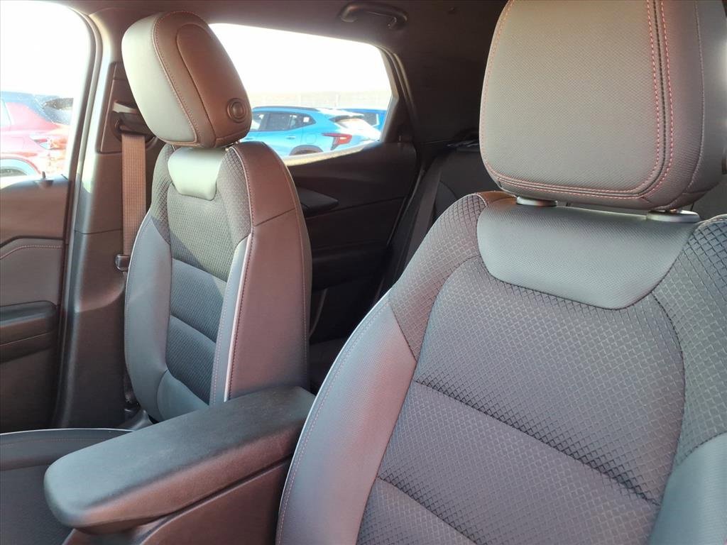 Used 2023 Chevrolet TrailBlazer RS w/ Convenience Package image 12