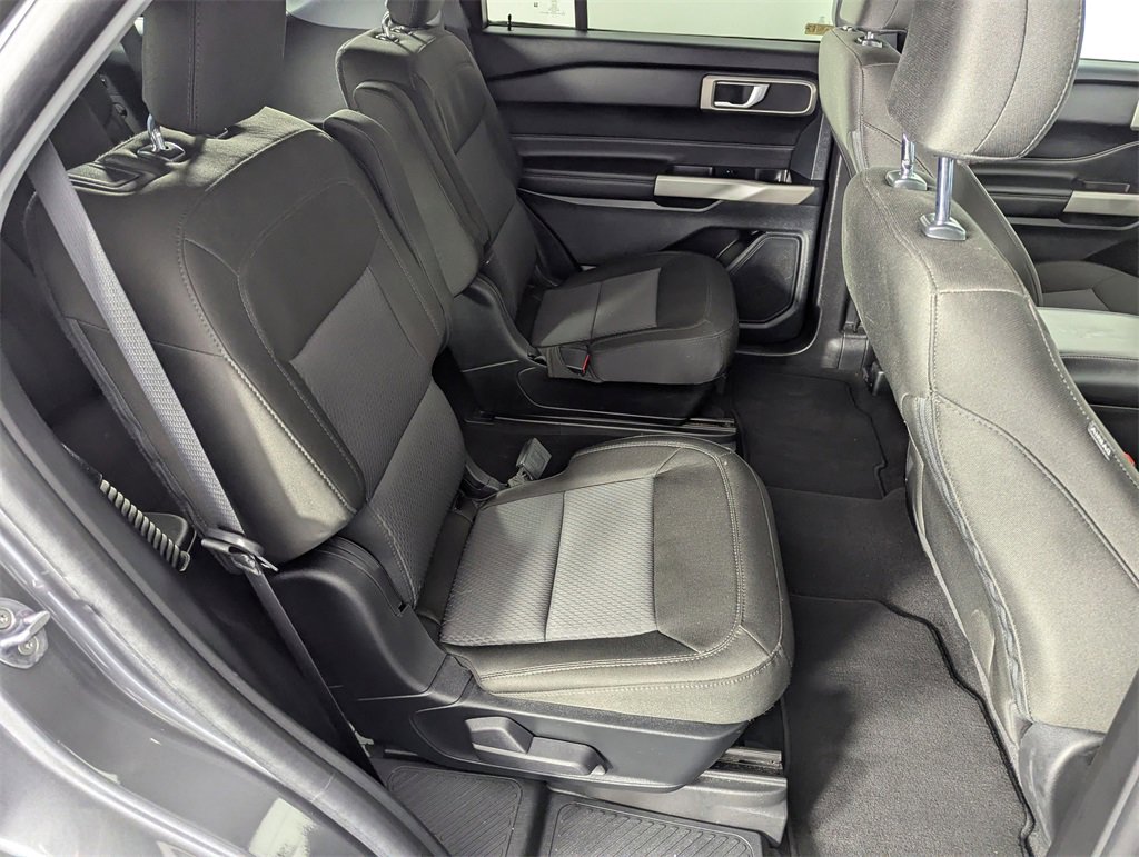 Used 2024 Ford Explorer XLT image 33