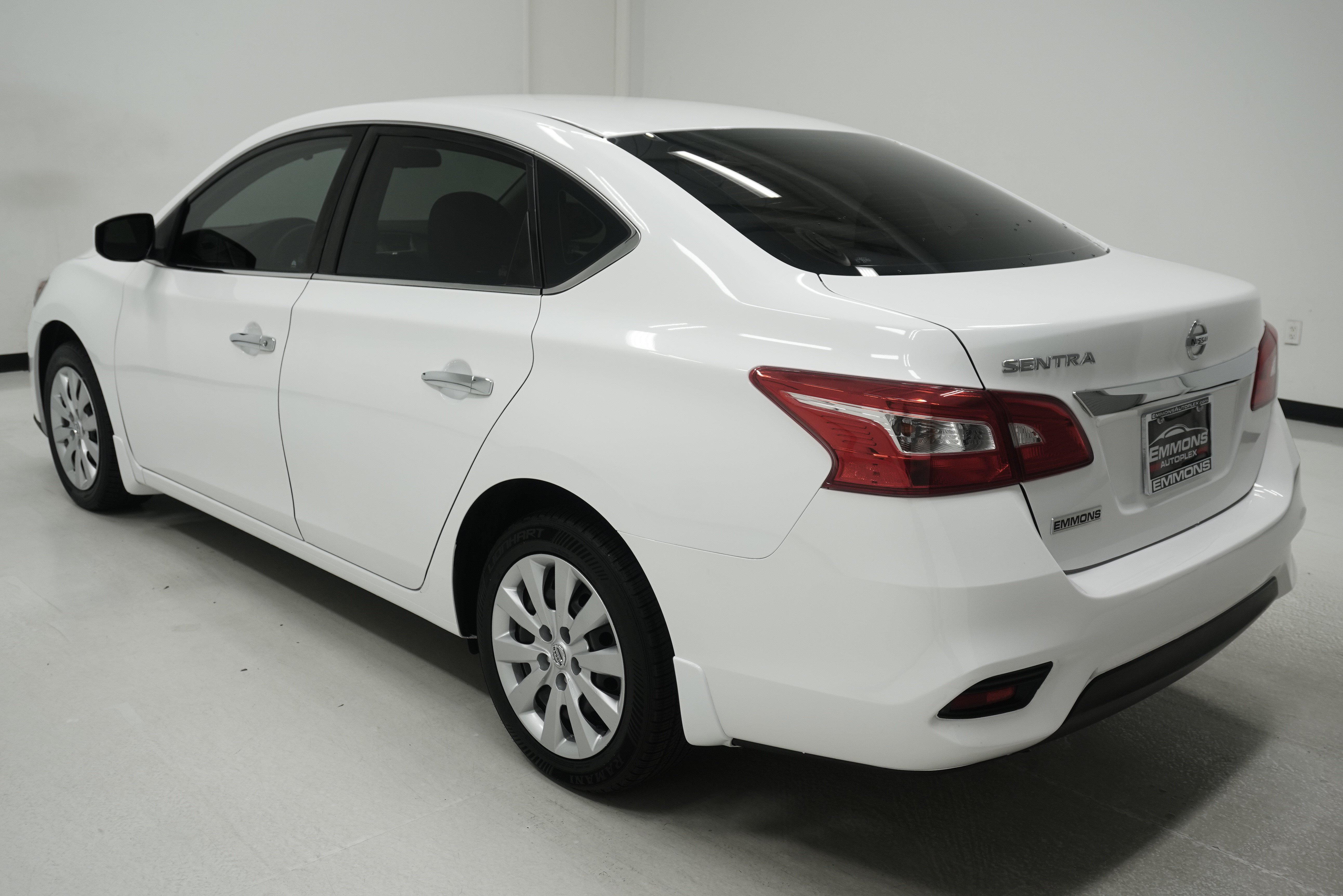 Used 2017 Nissan Sentra S FWD image 6