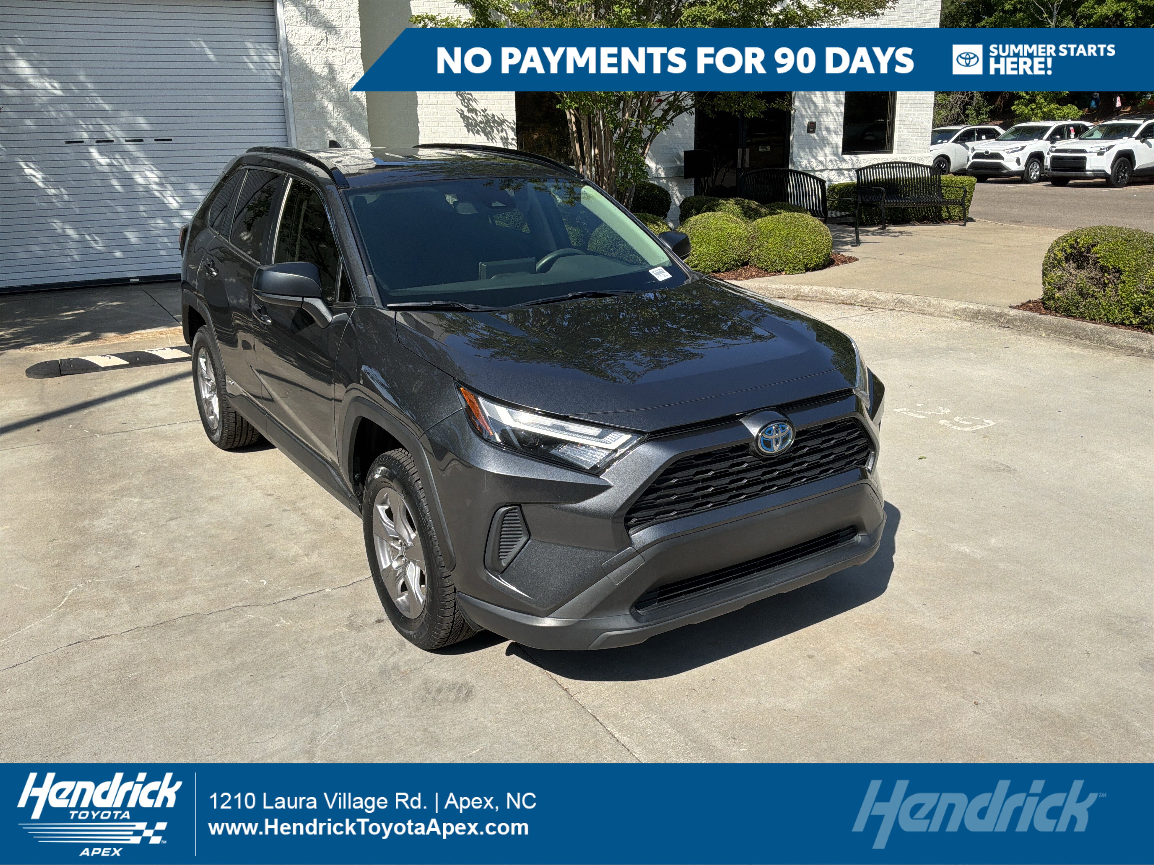 Used 2023 Toyota RAV4 LE AWD/4WD image 1