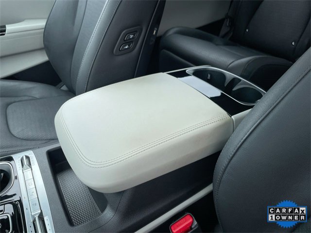 Used 2023 Kia Carnival SX Prestige image 22
